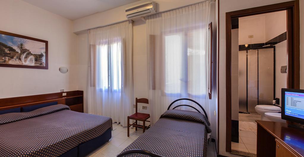 Hotel La Terrazza Cagliari Ruang foto