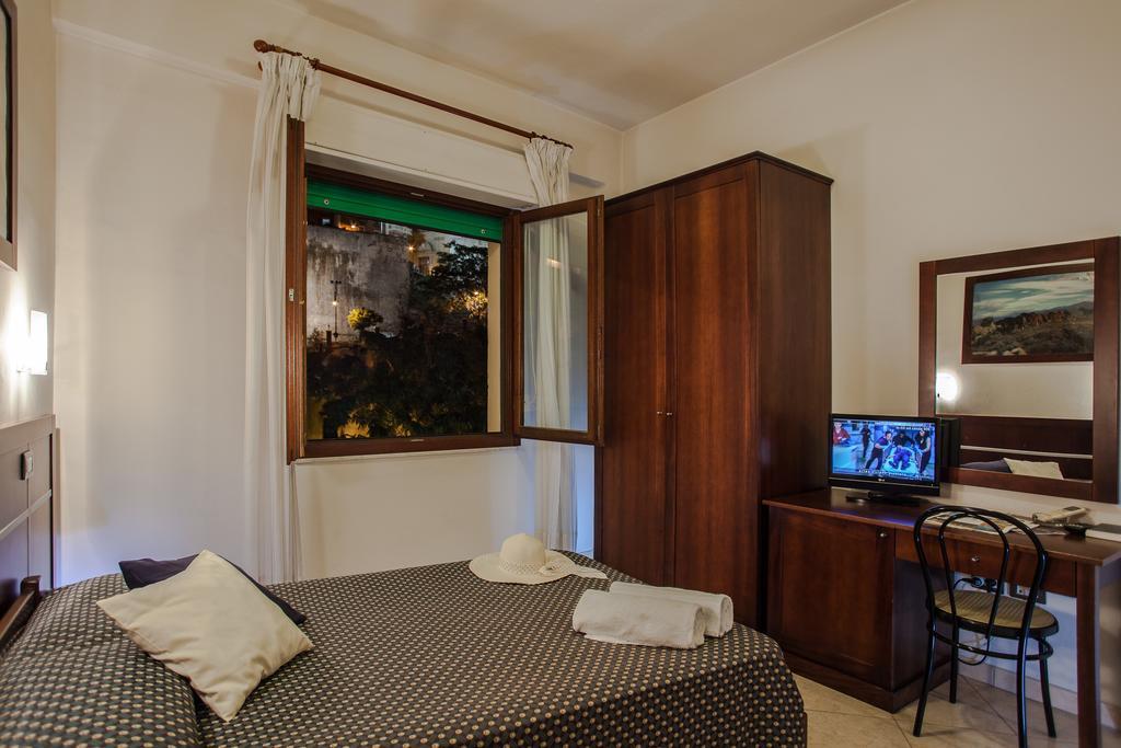 Hotel La Terrazza Cagliari Ruang foto
