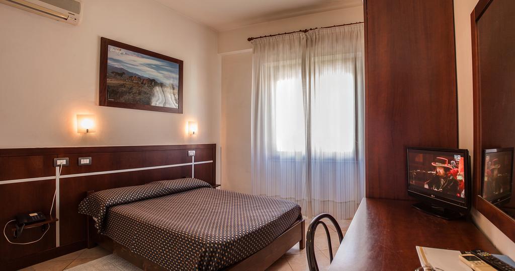 Hotel La Terrazza Cagliari Ruang foto