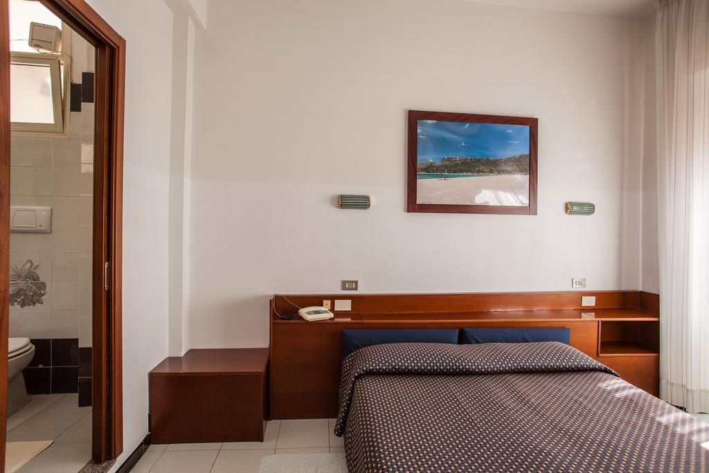 Hotel La Terrazza Cagliari Ruang foto