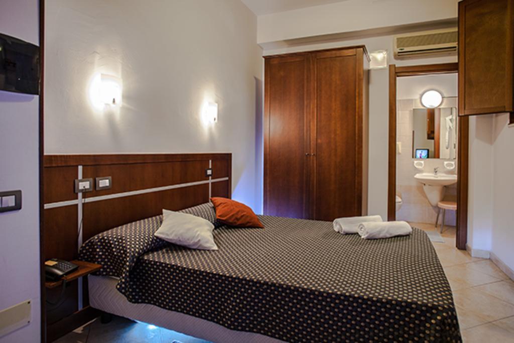 Hotel La Terrazza Cagliari Ruang foto