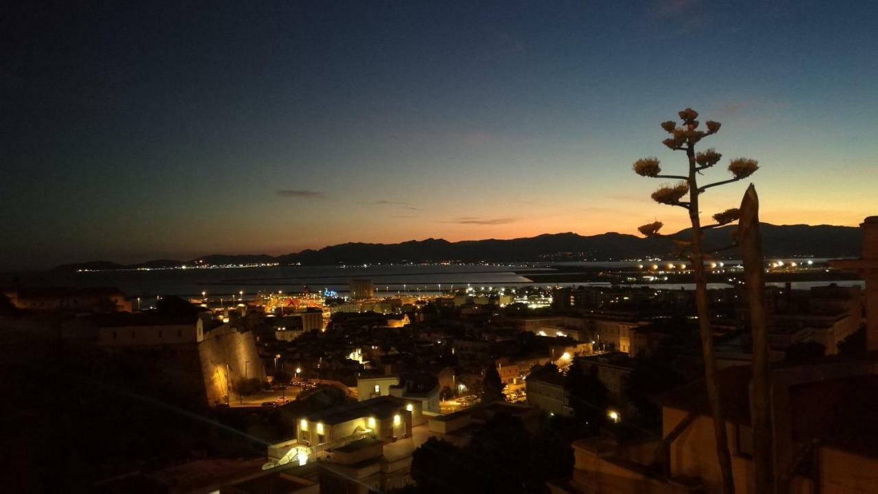 Hotel La Terrazza Cagliari Bagian luar foto