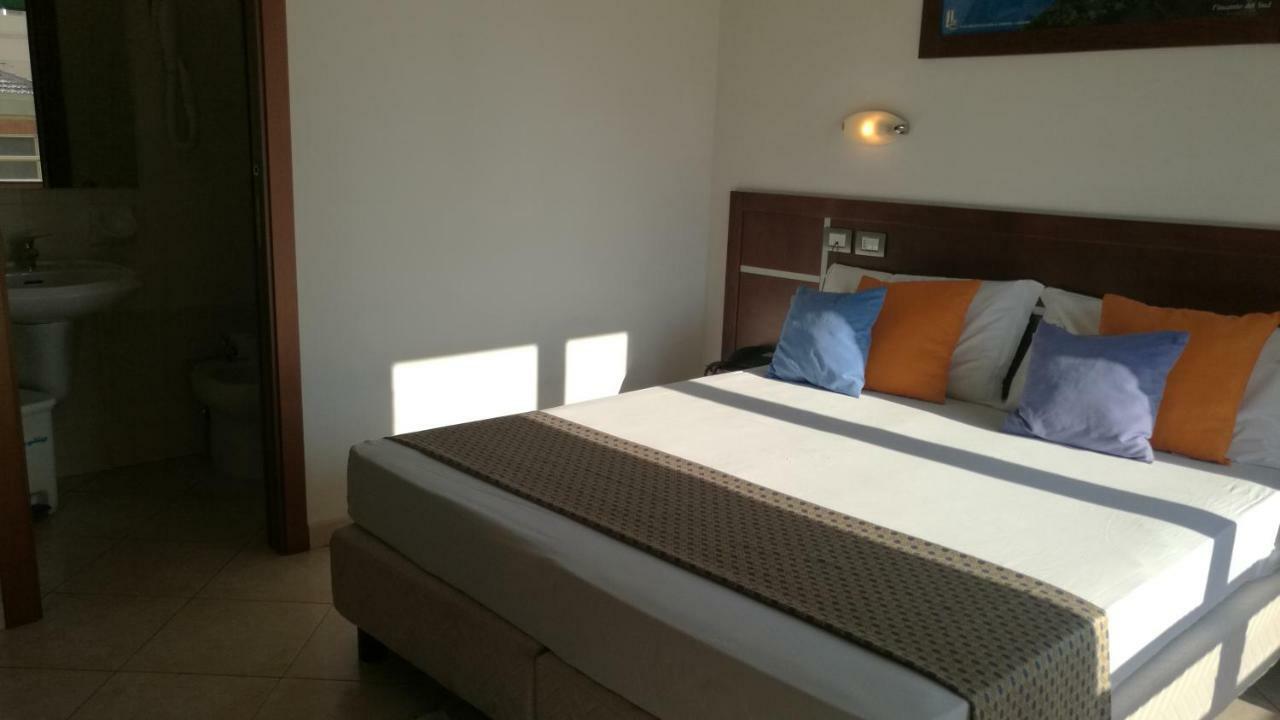 Hotel La Terrazza Cagliari Bagian luar foto