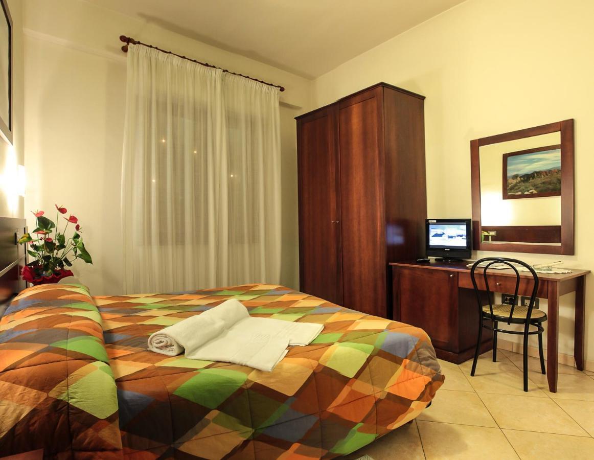 Hotel La Terrazza Cagliari Ruang foto